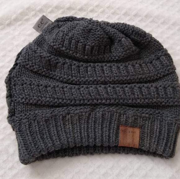 C.C Exclusive Classic Dark Grey Unisex Beanie Hat Cozy Warm One Size - Picture 7 of 8